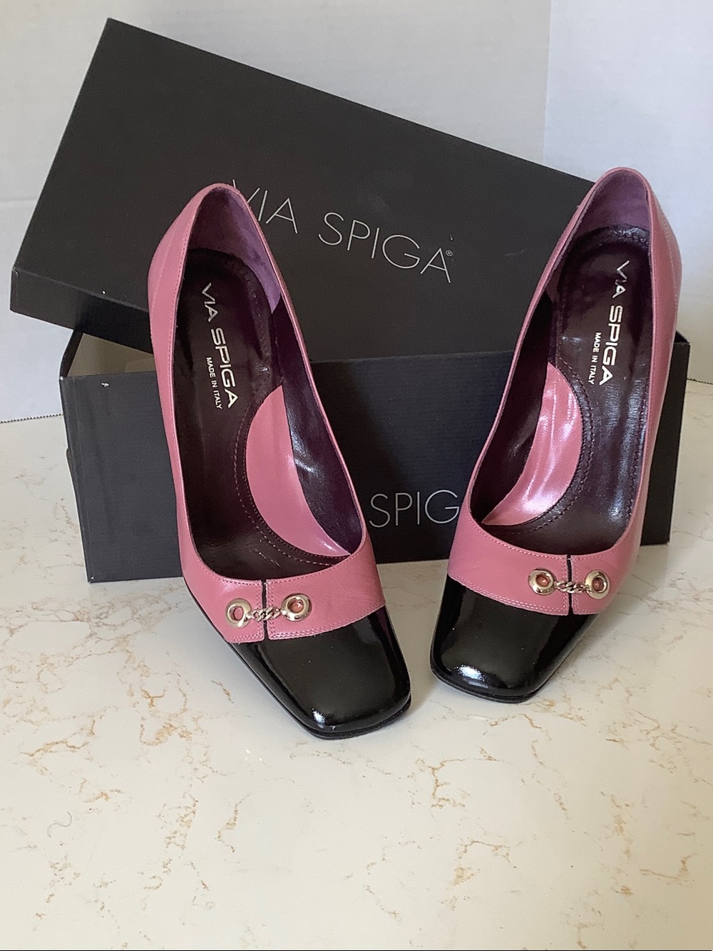 Via Spiga Pink and Black Leather Heels with Metal Accent